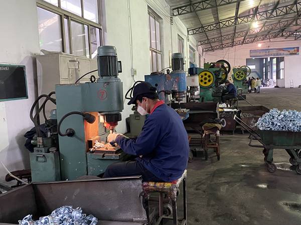 Customer are visiting the coupler riveting production line.